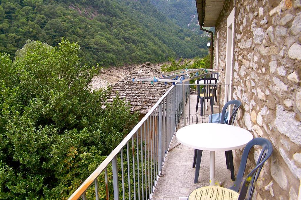 Ferienwohnung Casa Uccellini Vogorno Exterior foto